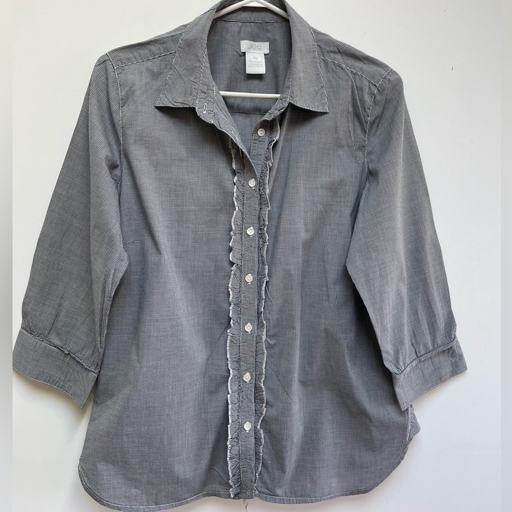 Cute checked summer shirt with front frill trim and 3/4 cuffed sleeves.